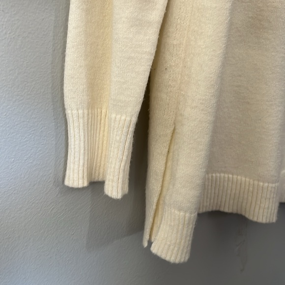 Anthropologie V Neck Oversized Tunic Style Long Sleeve Cream Sweater Size Large - Picture 8 of 8